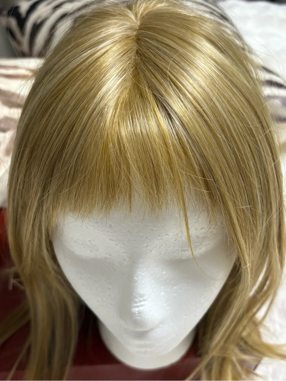 Blonde heat tolerant Synthetic Women's Wig with Soft Layers and Fringe - Picture 2 of 5